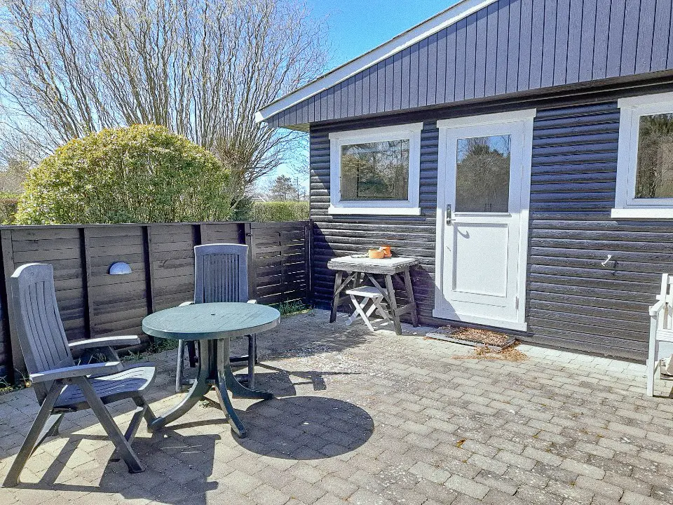Et flot sort nymalet sommerhus